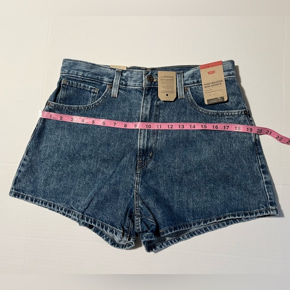 Levi’s High-Waisted  High Rise Mom Shorts size 31 NWT blue - Picture 4 of 8